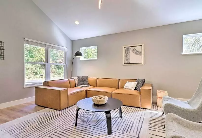 Chic Spacious Avl Oasis W/ Hot Tub & Fire Pit