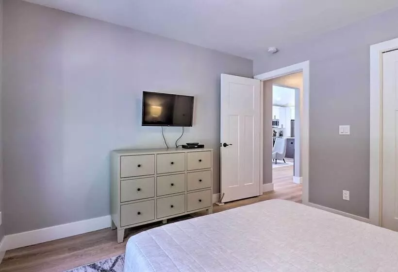 Chic Spacious Avl Oasis W/ Hot Tub & Fire Pit