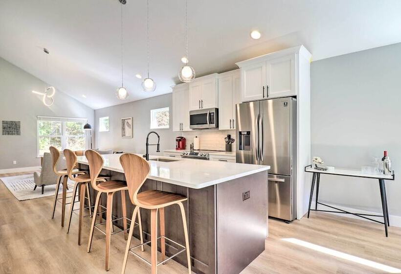 Chic Spacious Avl Oasis W/ Hot Tub & Fire Pit