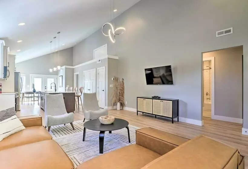 Chic Spacious Avl Oasis W/ Hot Tub & Fire Pit