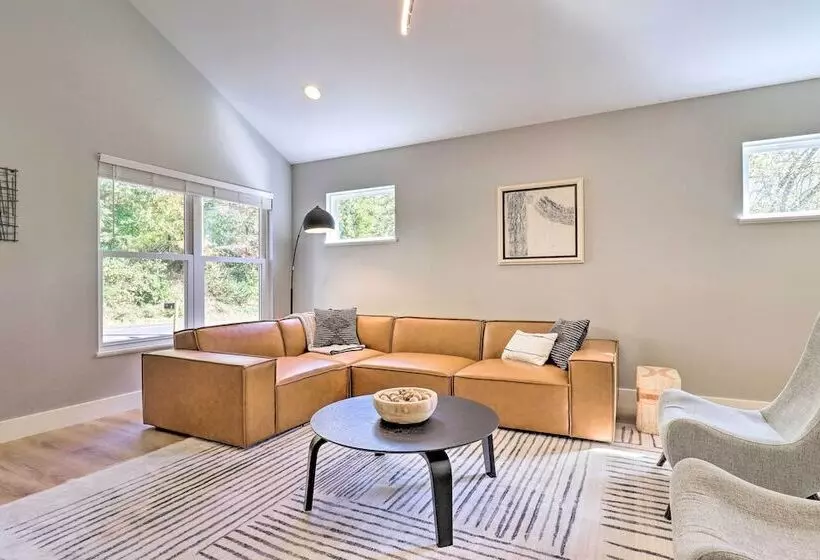 Chic Spacious Avl Oasis W/ Hot Tub & Fire Pit