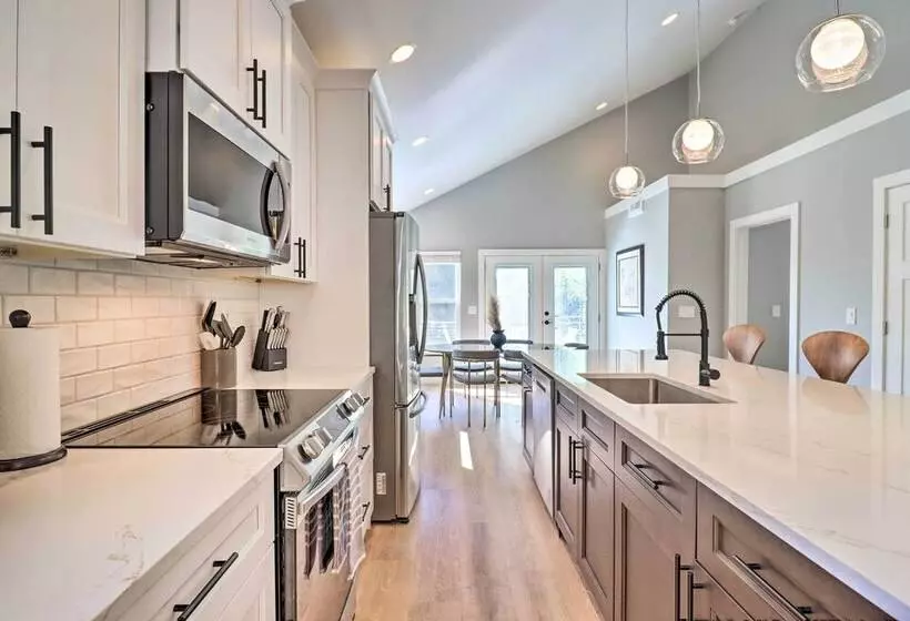 Chic Spacious Avl Oasis W/ Hot Tub & Fire Pit