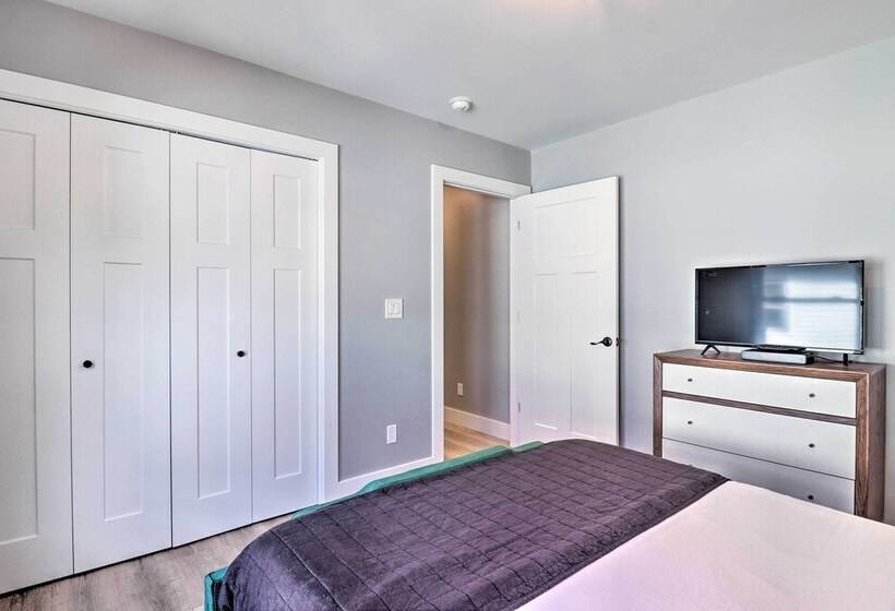 Chic Spacious Avl Oasis W/ Hot Tub & Fire Pit