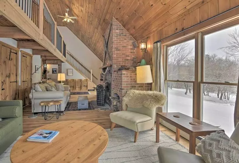 Upscale Montgomery Cabin, Near Jay Peak Resort!