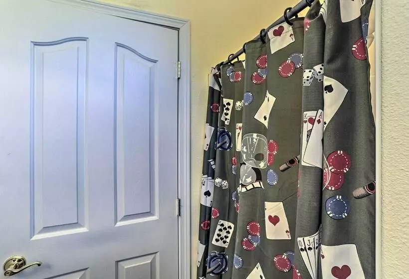 Weaverville Family Home: Mtn Views & Fire Pit