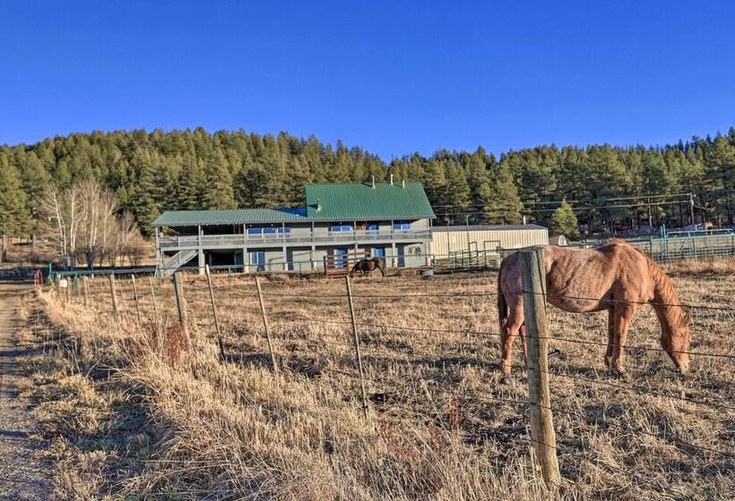 Western Skies Home W/ Hot Tub & Mtn Views!