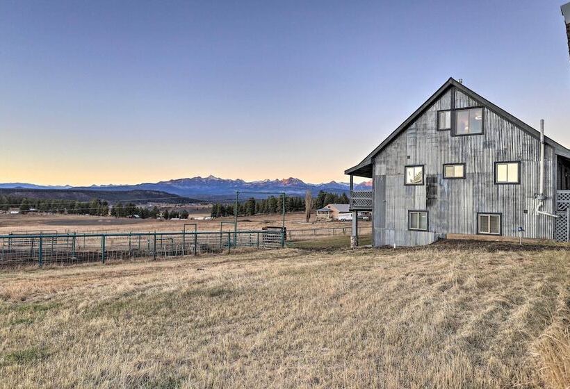 Western Skies Home W/ Hot Tub & Mtn Views!