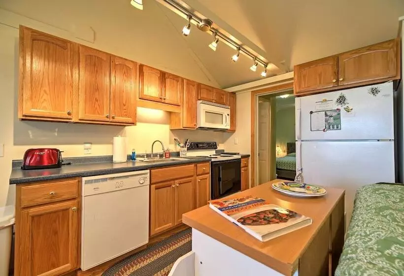 Willow Point  ~ Lake Champlain House W/ 2 Kayaks!