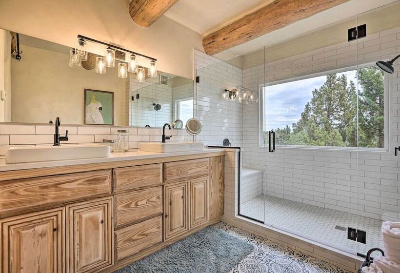 Adobe Home   River & Mtn Views W/ Hot Tub!