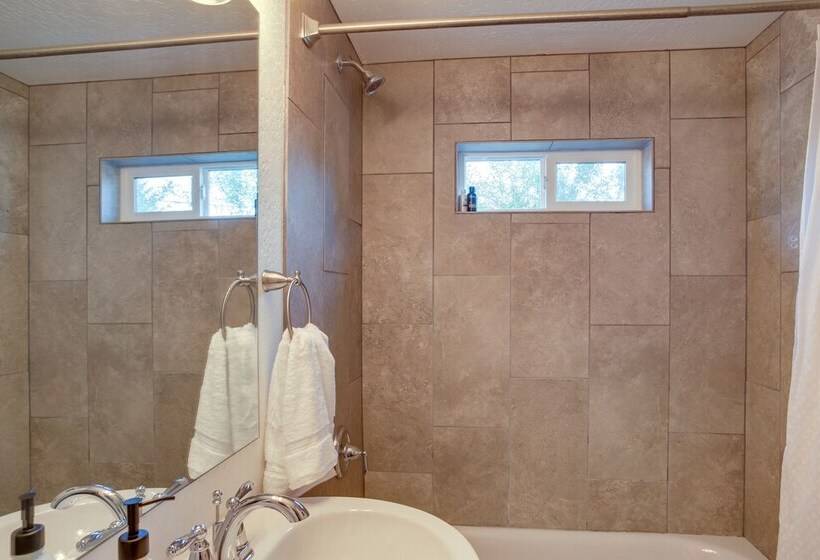 Adorable Coeur D Alene Home < 2 Mi To Lake!