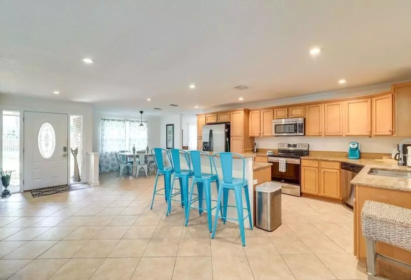 Beach Retreat In Jacksonville: Pet/family Friendly