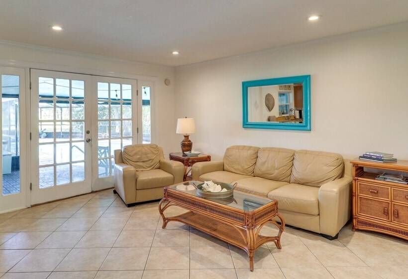 Beach Retreat In Jacksonville: Pet/family Friendly