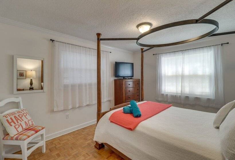 Beach Retreat In Jacksonville: Pet/family Friendly
