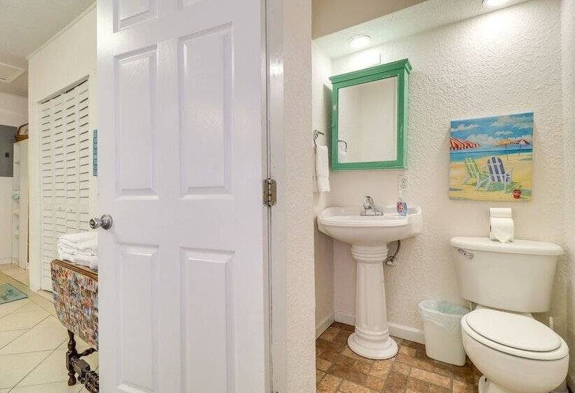 Beach Retreat In Jacksonville: Pet/family Friendly