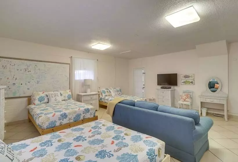 Beach Retreat In Jacksonville: Pet/family Friendly