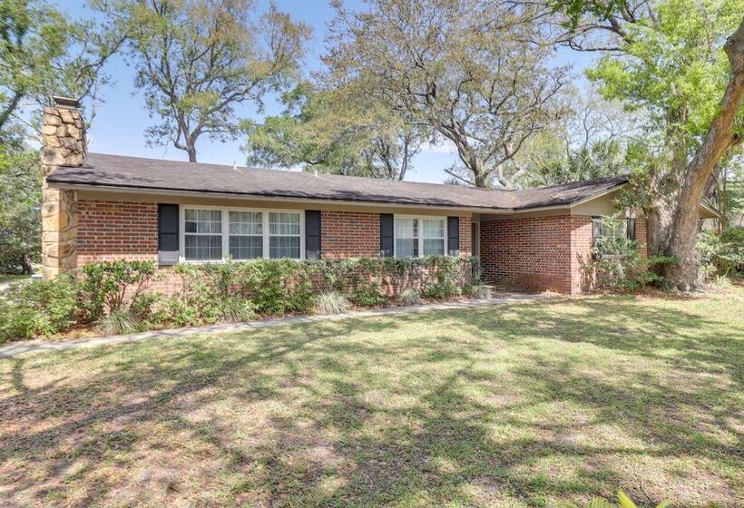 Beach Retreat In Jacksonville: Pet/family Friendly
