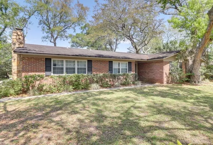 Beach Retreat In Jacksonville: Pet/family Friendly