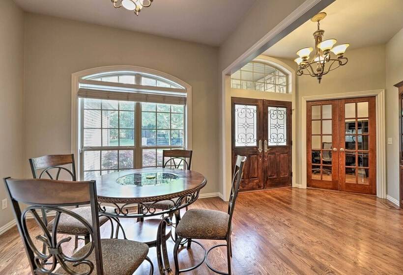 Bentonville Home W/ Pool Table, 2 Mi To Downtown!