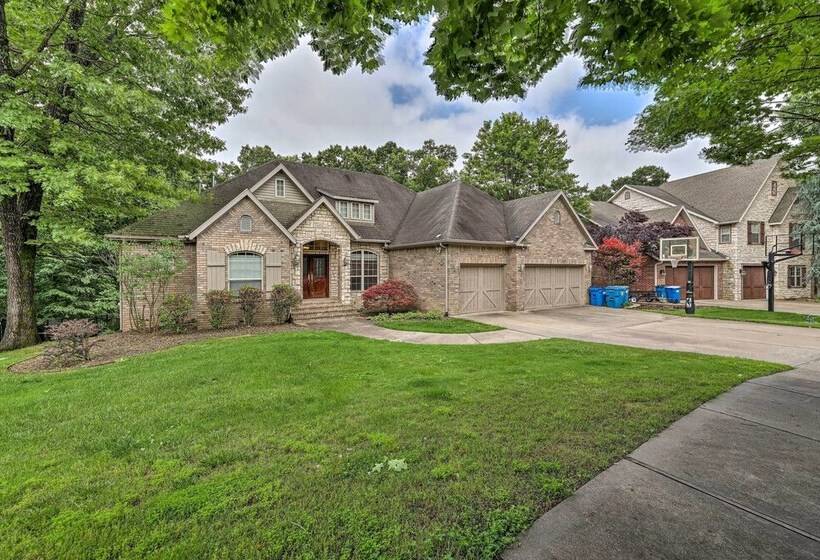 Bentonville Home W/ Pool Table, 2 Mi To Downtown!