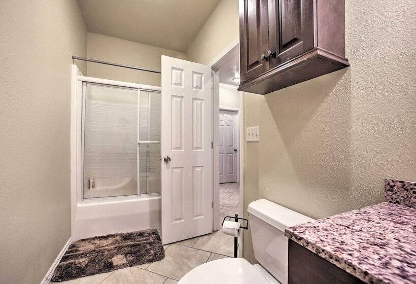 Bentonville Home W/ Pool Table, 2 Mi To Downtown!