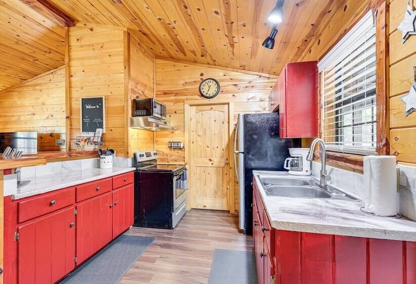 Broken Bow  Starlight Cabin  W/ Private Hot Tub!