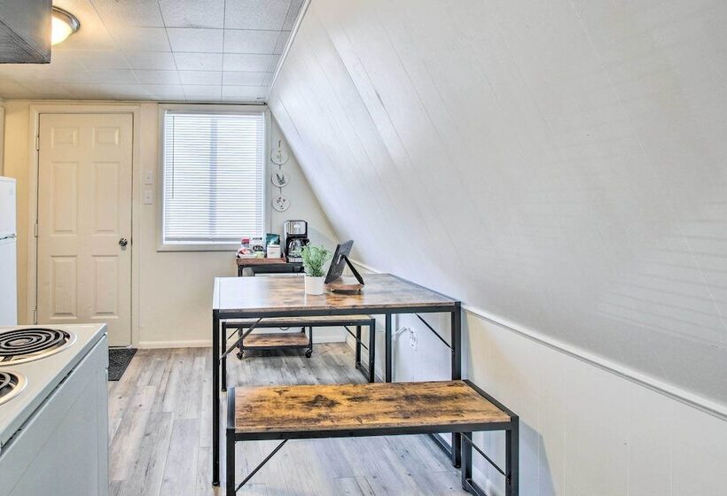 Charming Evanston A Frame: Dog Friendly!