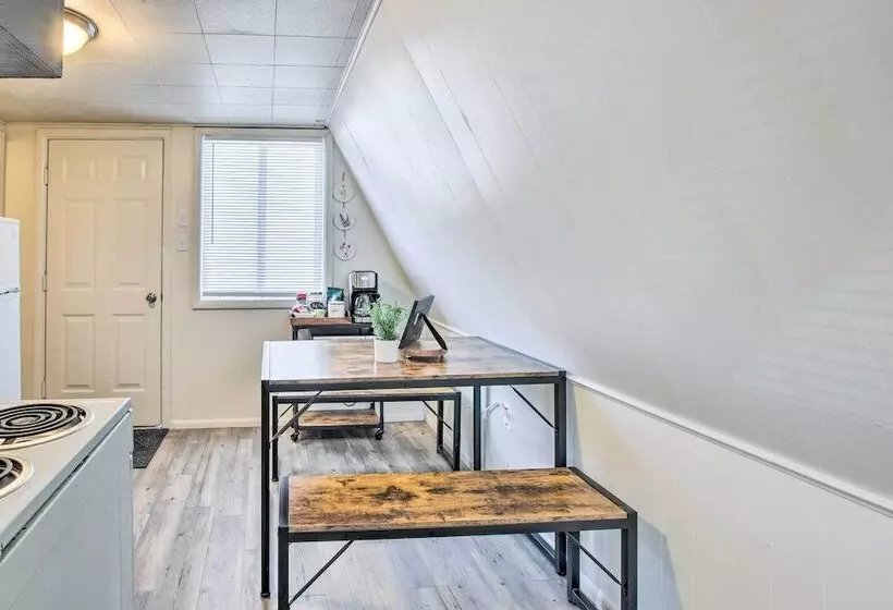 Charming Evanston A Frame: Dog Friendly!