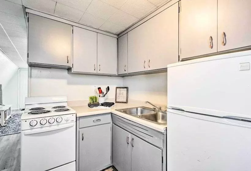 Charming Evanston A Frame: Dog Friendly!