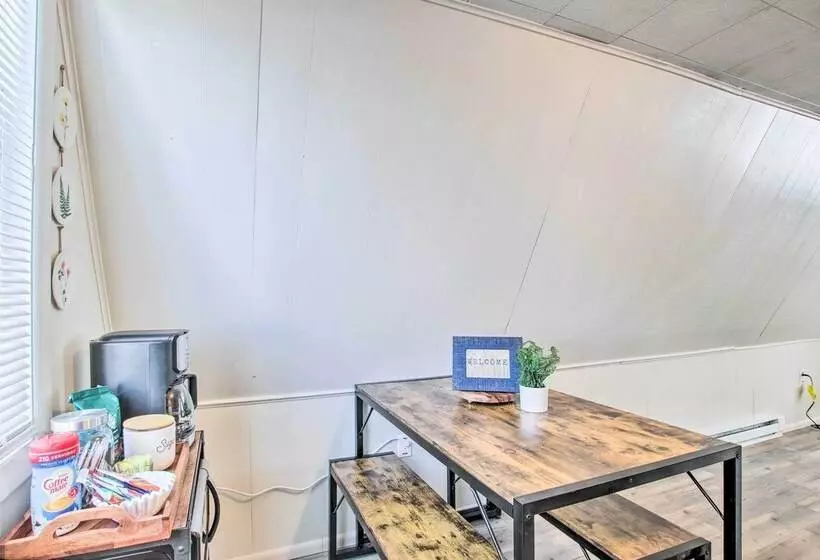 Charming Evanston A Frame: Dog Friendly!