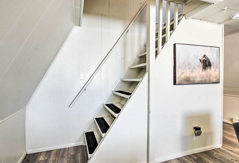 Charming Evanston A Frame: Dog Friendly!