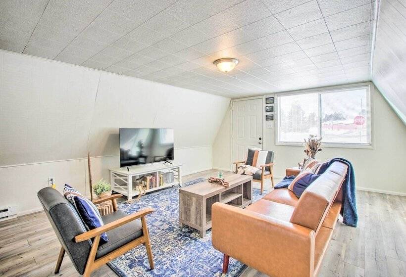 Charming Evanston A Frame: Dog Friendly!