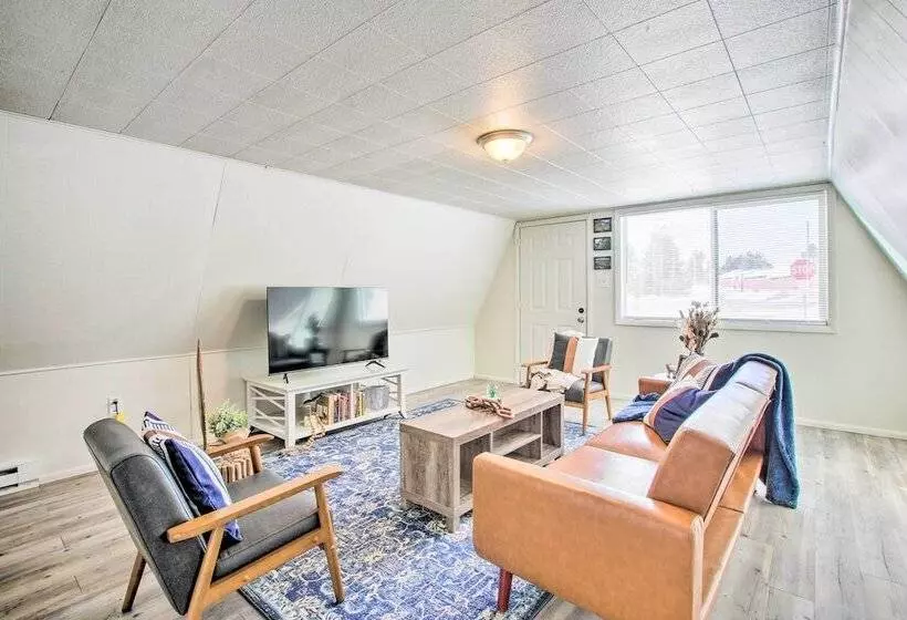 Charming Evanston A Frame: Dog Friendly!