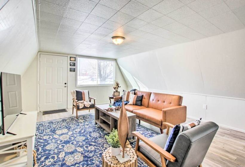 Charming Evanston A Frame: Dog Friendly!