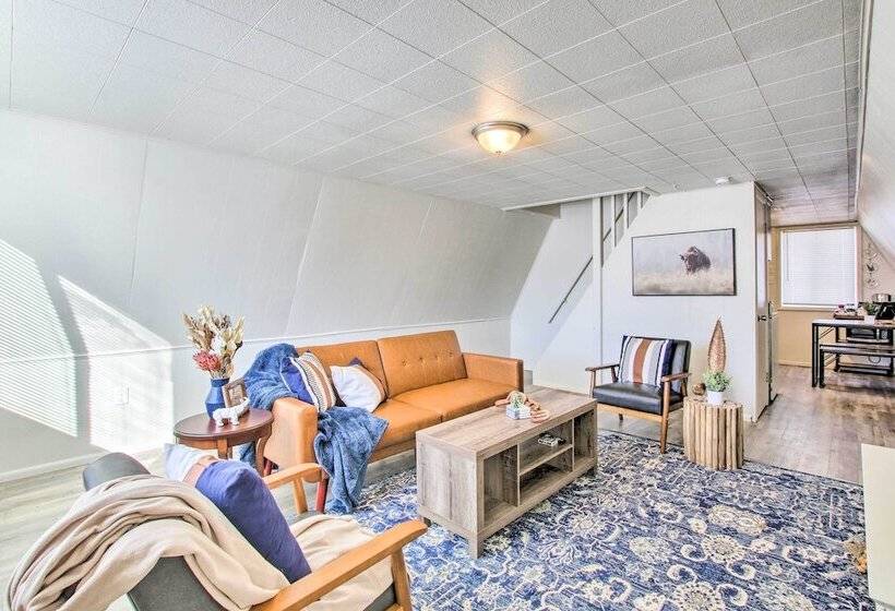 Charming Evanston A Frame: Dog Friendly!