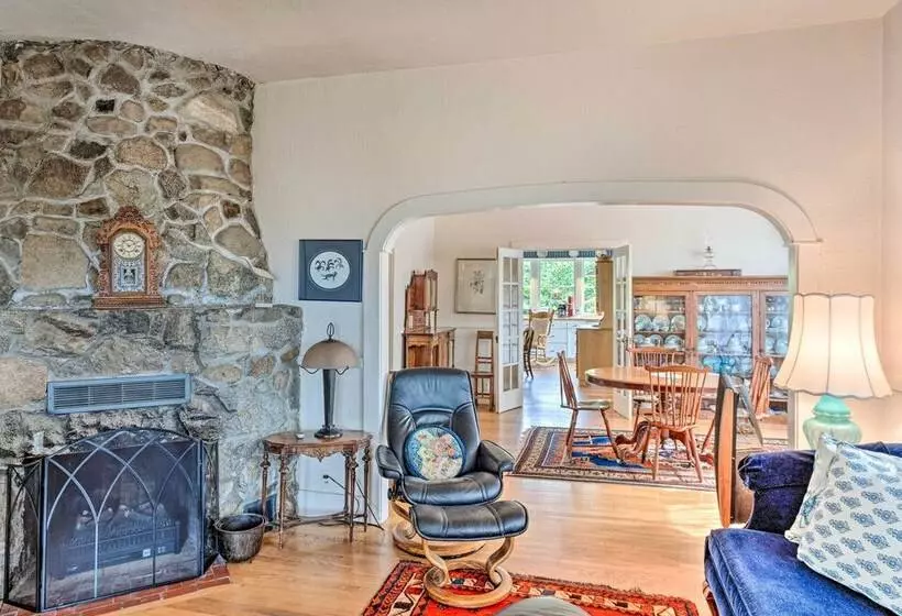 Charming Historic Retreat Near Poverty Bay!