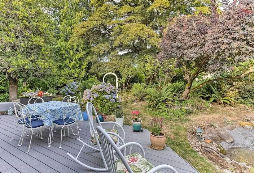 Charming Historic Retreat Near Poverty Bay!