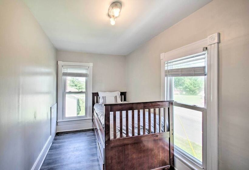 Charming Shenandoah Home < 1 Mi To River!