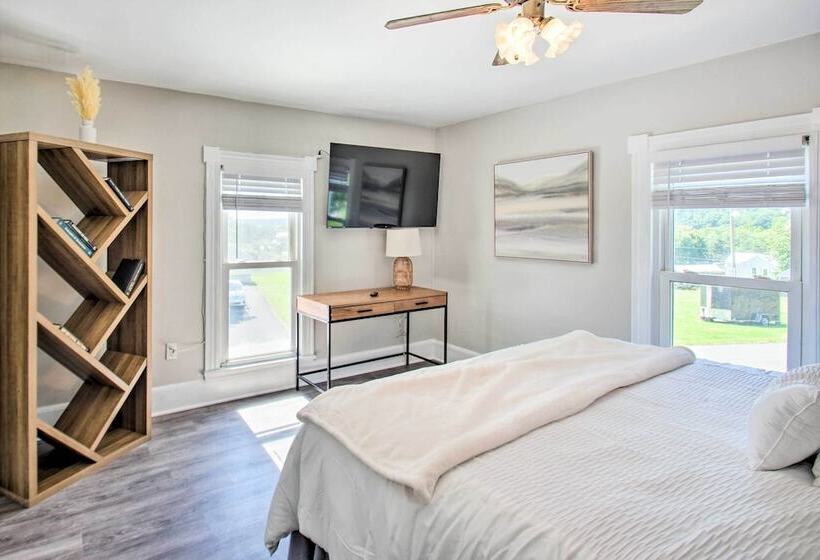 Charming Shenandoah Home < 1 Mi To River!