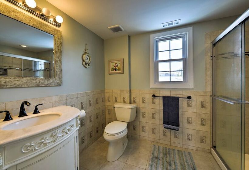 Charming Wildwood Hideaway W/ Private Pool & Deck!