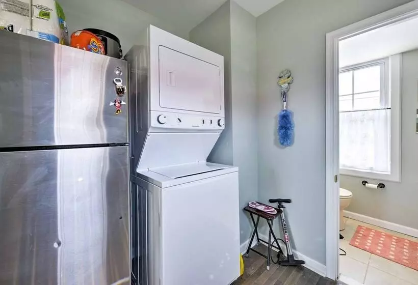 Charming Wildwood Hideaway W/ Private Pool & Deck!