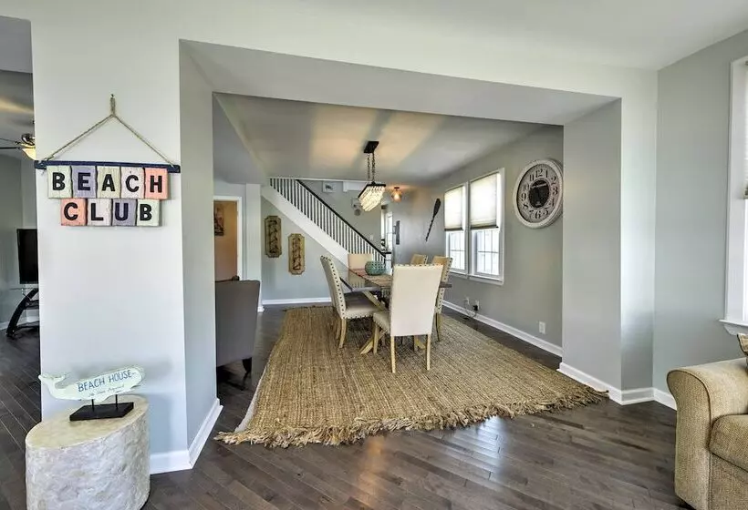 Charming Wildwood Hideaway W/ Private Pool & Deck!