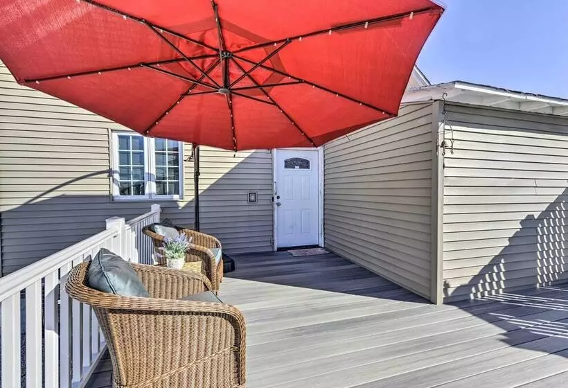 Charming Wildwood Hideaway W/ Private Pool & Deck!