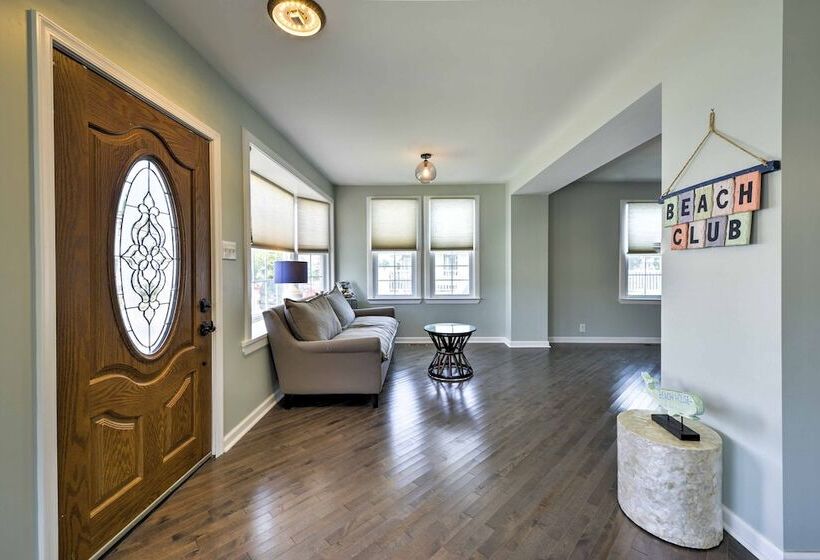 Charming Wildwood Hideaway W/ Private Pool & Deck!