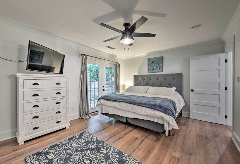 Chic Urban Farmhouse In Historic Dilworth W/ Patio