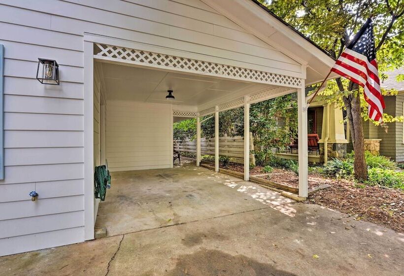 Chic Urban Farmhouse In Historic Dilworth W/ Patio