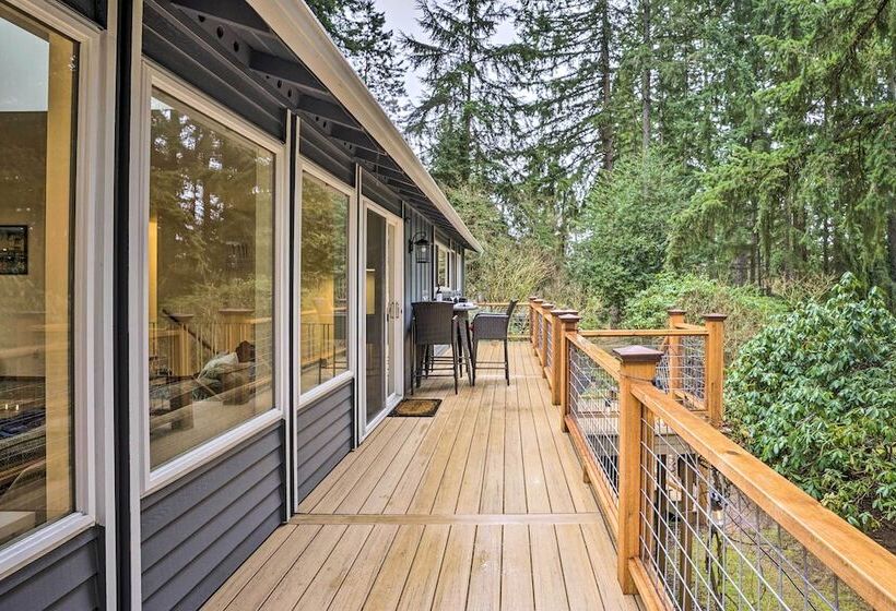 Classic Woodinville Escape Near Wineries