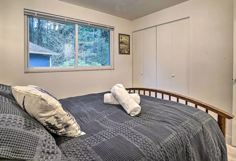 Classic Woodinville Escape Near Wineries