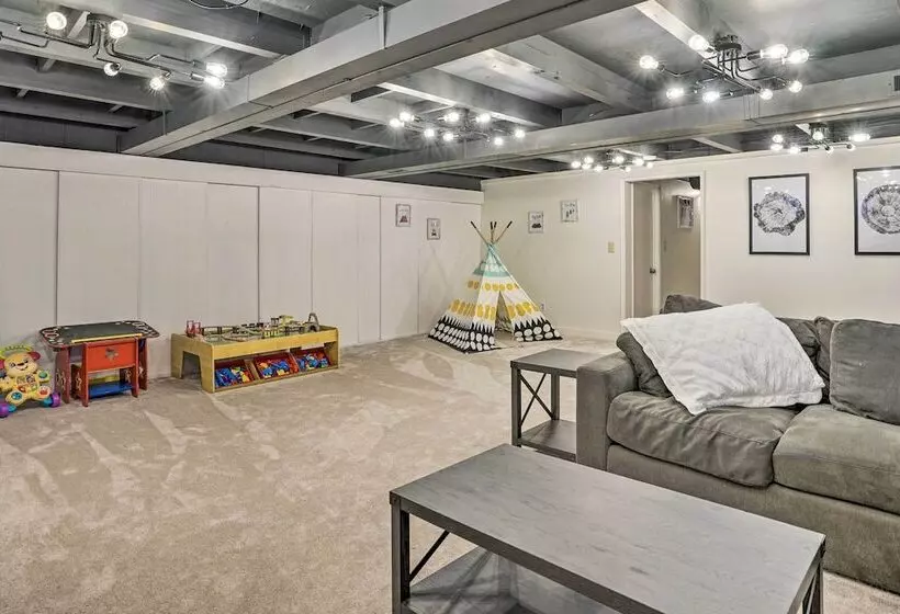 Classic Woodinville Escape Near Wineries