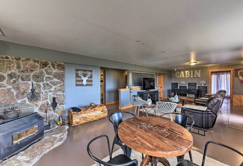 Secluded Mountain Retreat W/ Views On 45 Acres!