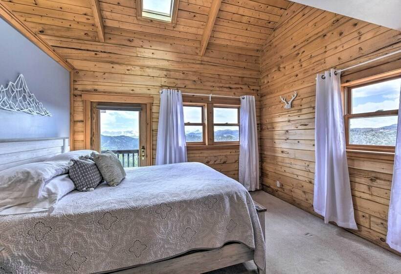 Secluded Mountain Retreat W/ Views On 45 Acres!